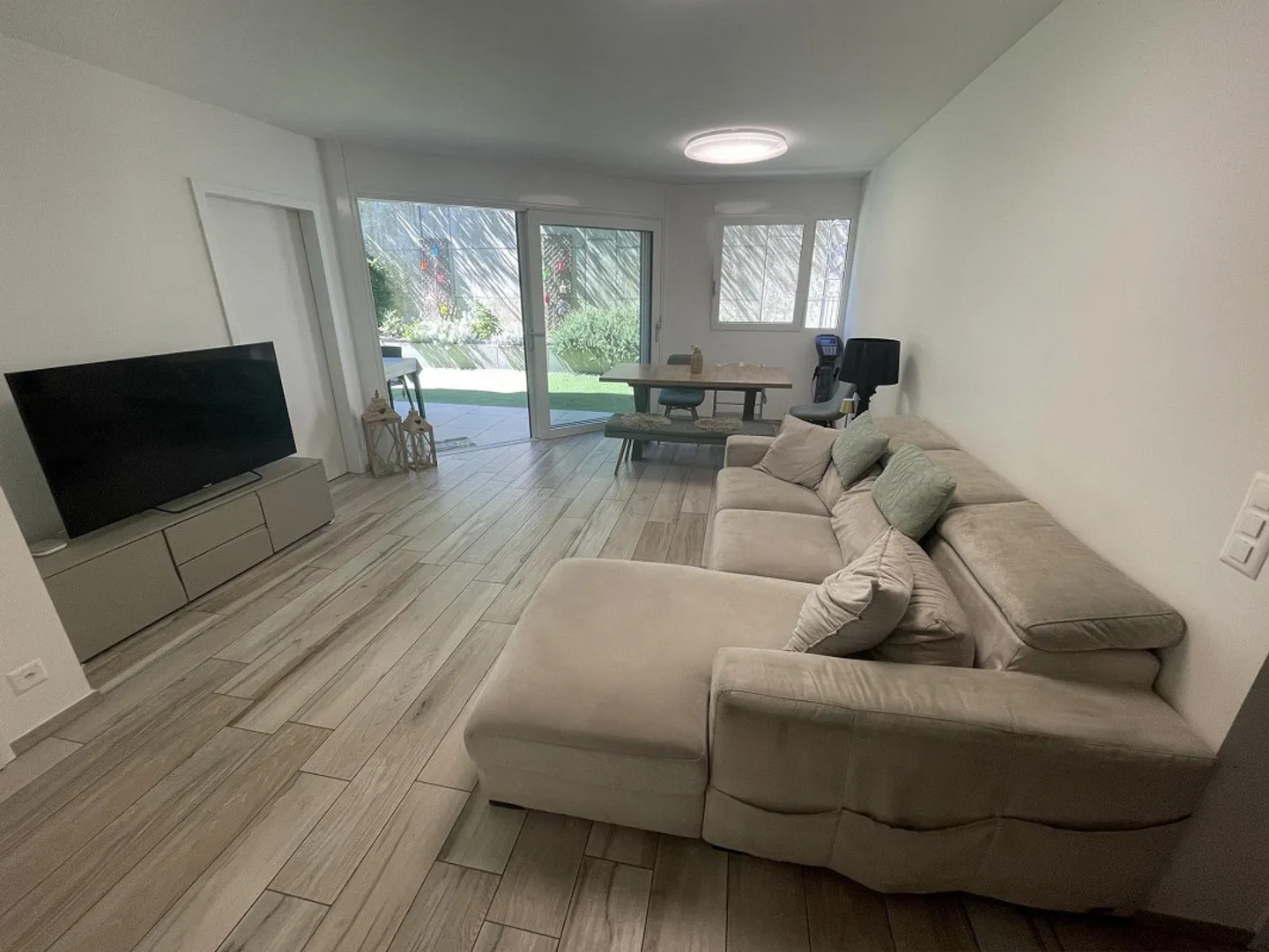 APPARTAMENTO RECENTE E MODERNO DI 3,5 LOCALI CON PICCOLO GIARDINO A SORENGO - Foto 4 di 13