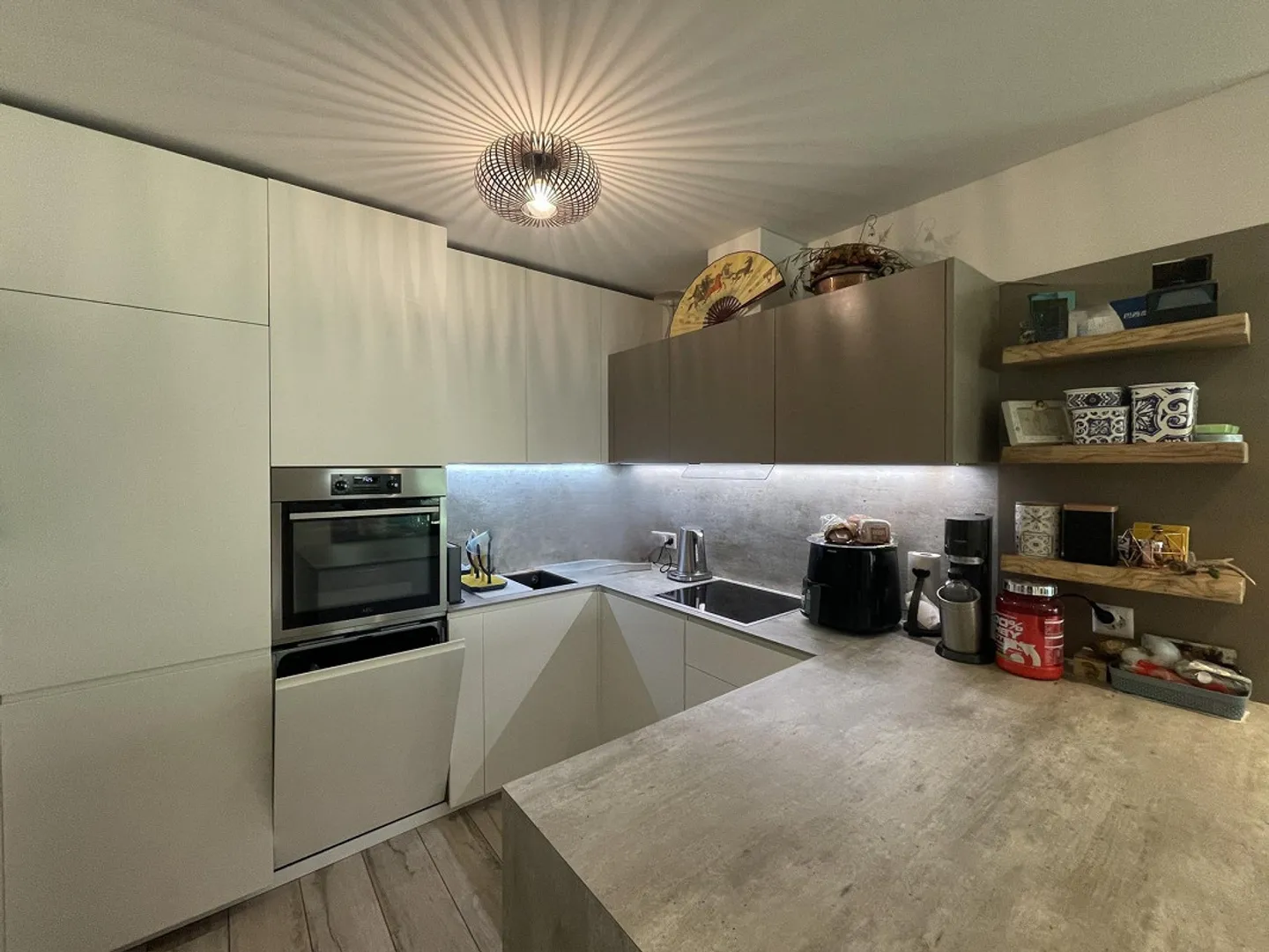 APPARTAMENTO RECENTE E MODERNO DI 3,5 LOCALI CON PICCOLO GIARDINO A SORENGO - Foto 5 di 13