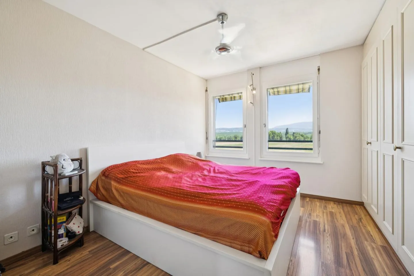Exceptional duplex penthouse in the countryside with stunning views of the Fort - Photo 3 of 10