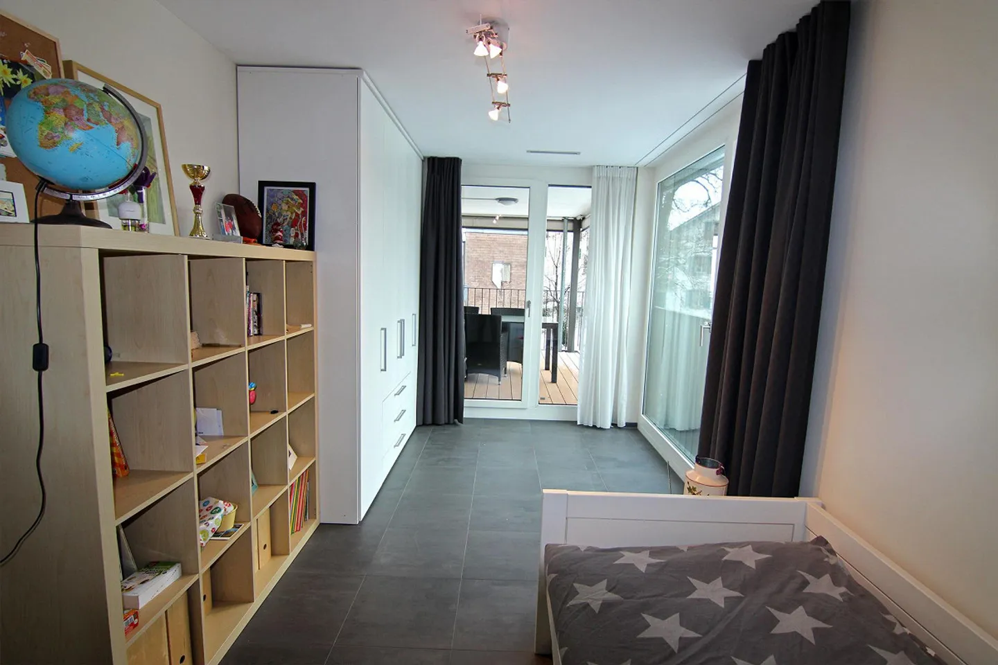 Vivere soleggiato e moderno con vista sul lago - Foto 5 di 8