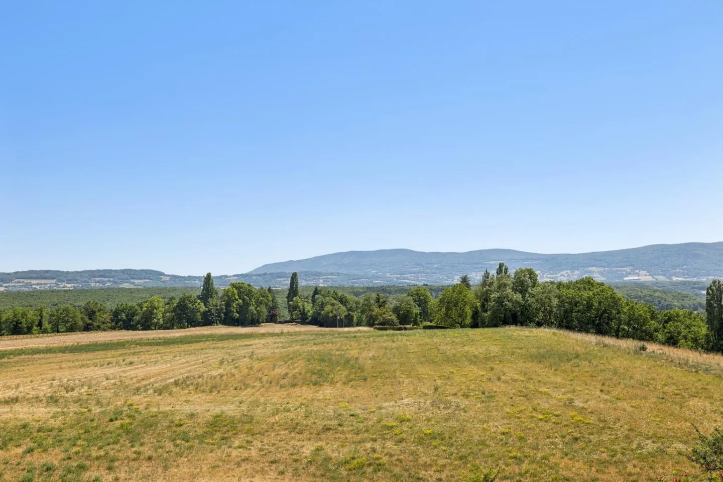 Exceptional duplex penthouse in the countryside with stunning views of the Fort - Photo 10 of 10