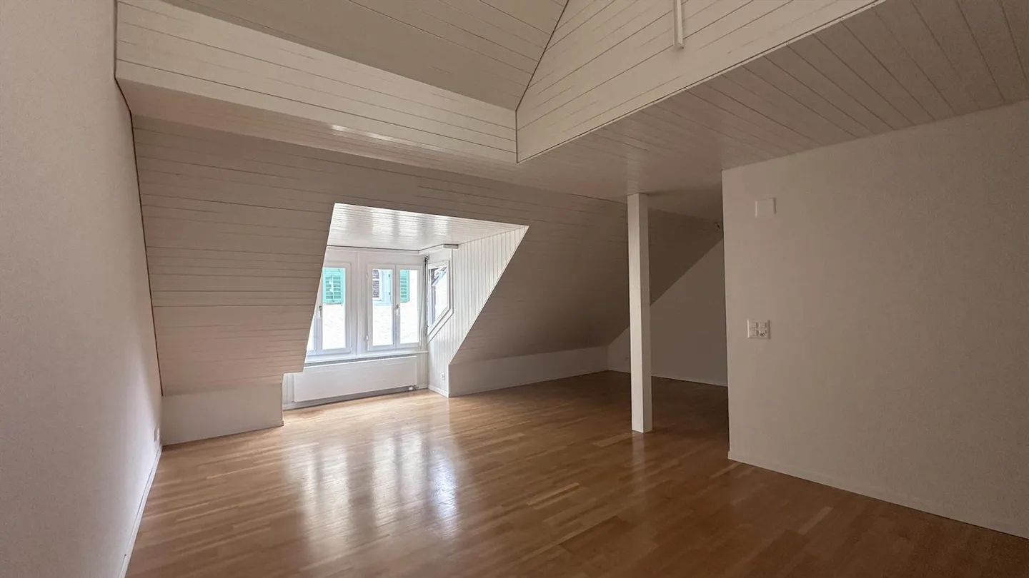 4.5-room maisonette with balcony in the old town of Lucerne - Photo 3 of 12
