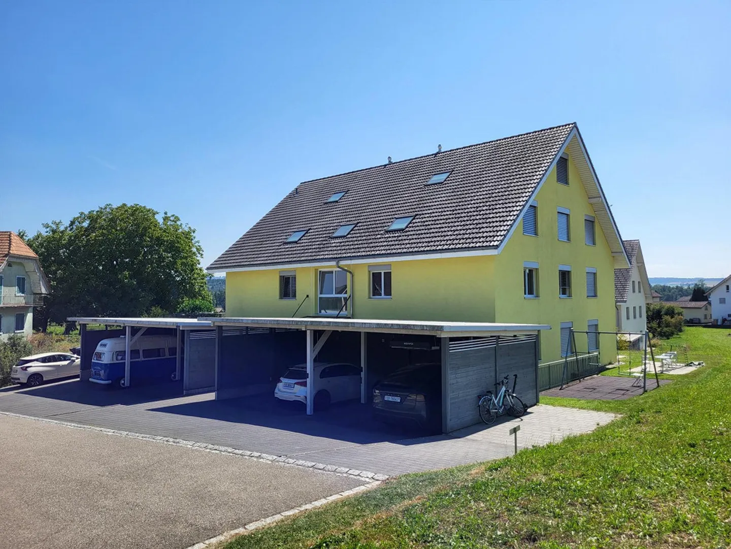 Appartamento 4.5 locali con galleria e balcone ad Aeschi - Foto 1 di 13