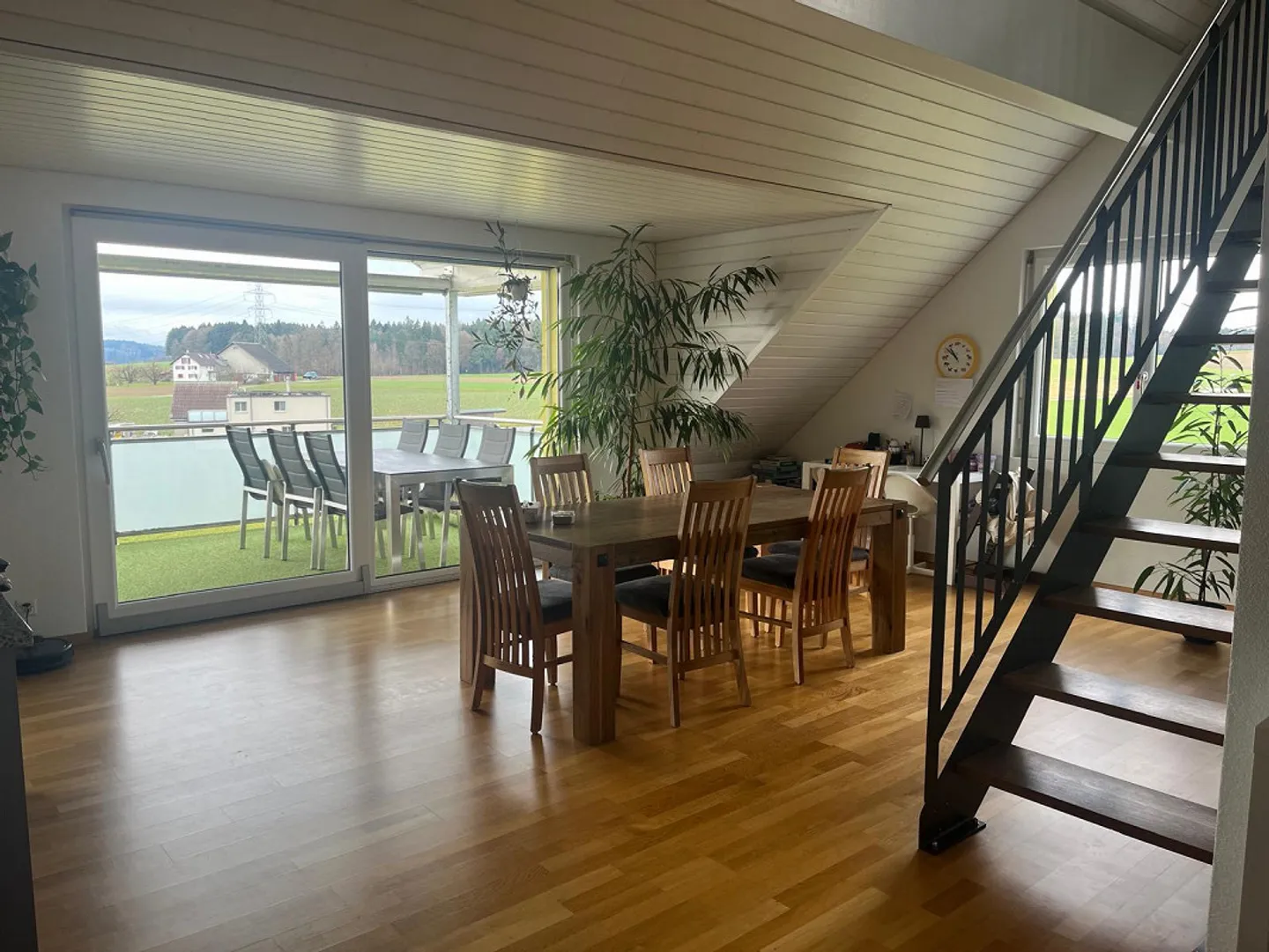 Appartamento 4.5 locali con galleria e balcone ad Aeschi - Foto 2 di 13