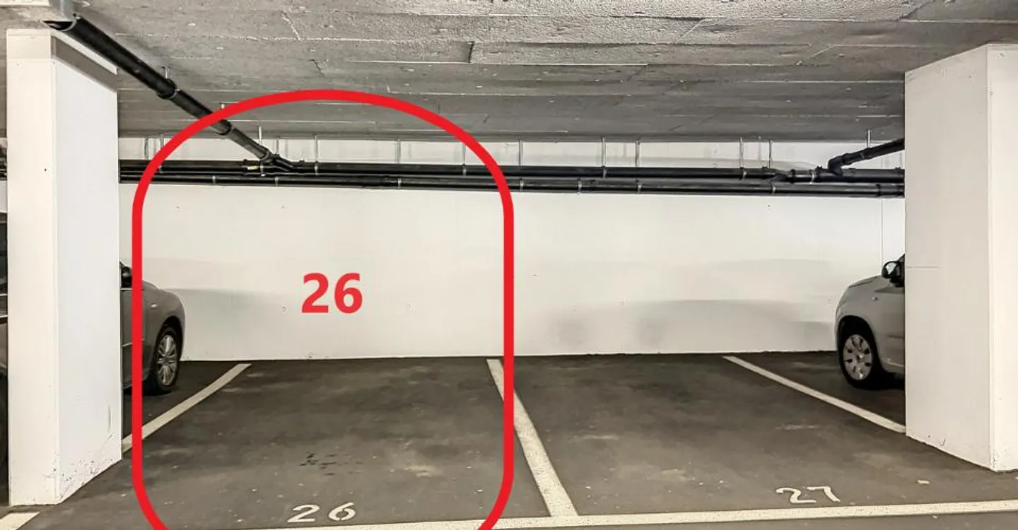BELFAUX - Innenparkplatz - Foto 2 von 5
