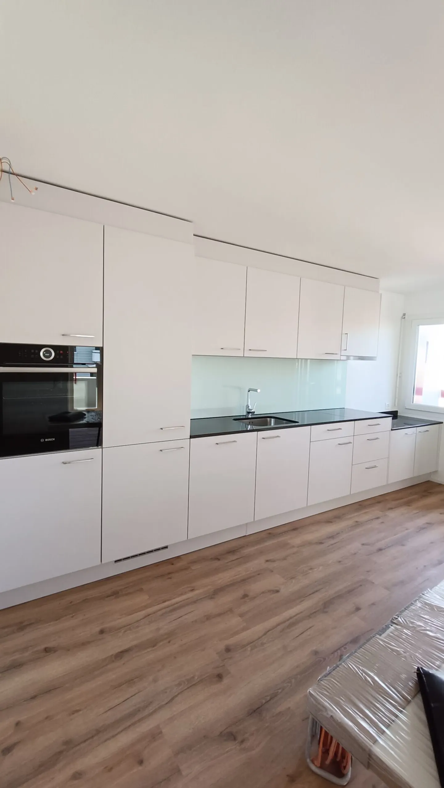 Appartement 2.5 pièces récemment rénové - Photo 2 sur 8