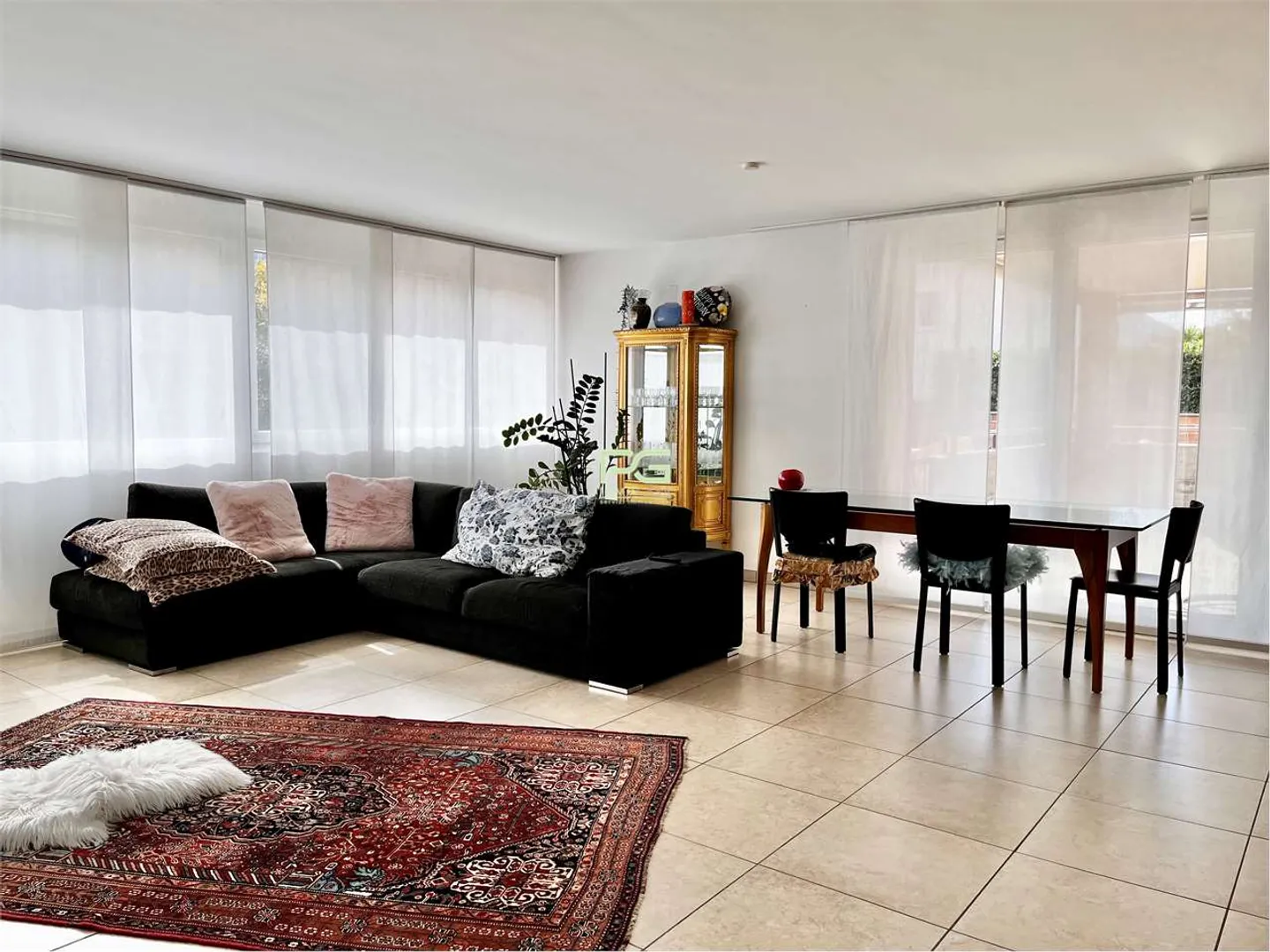 Spazioso appartamento di 4.5 locali con giardino - Foto 1 di 9