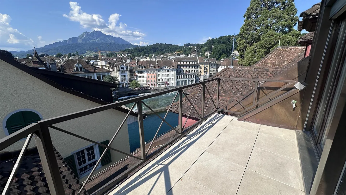 4.5-room maisonette with balcony in the old town of Lucerne - Photo 12 of 12