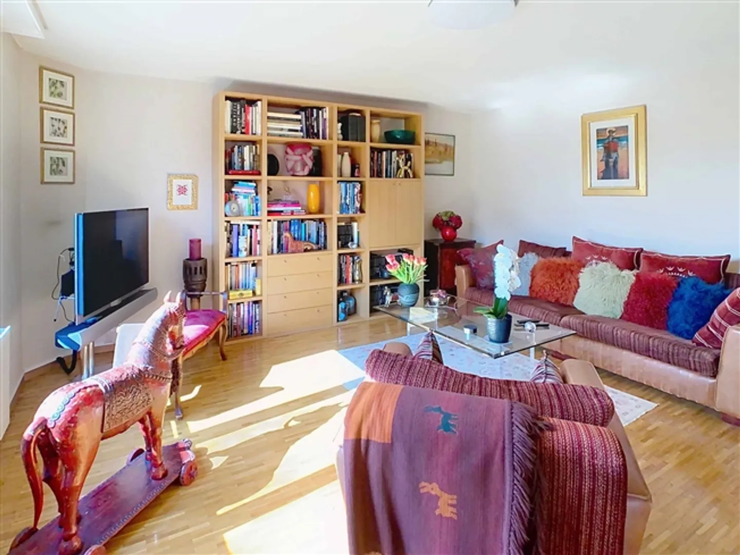 Appartamento affascinante con 4 camere nel cuore del villaggio in una residenza con grande giardino - Foto 1 di 10