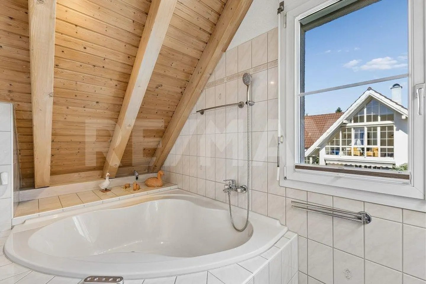 Charmantes Einfamilienhaus mit Garten - Foto 9 von 13