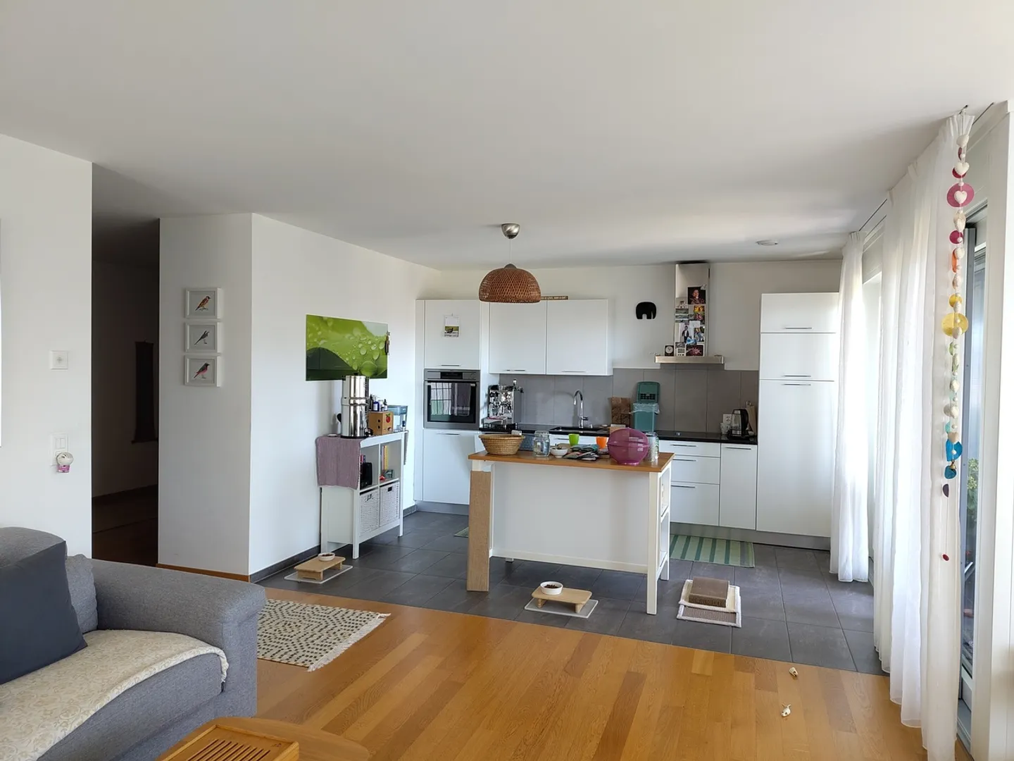 Stunning 4.5 rooms on the 3rd floor with large balcony - Photo 2 of 11