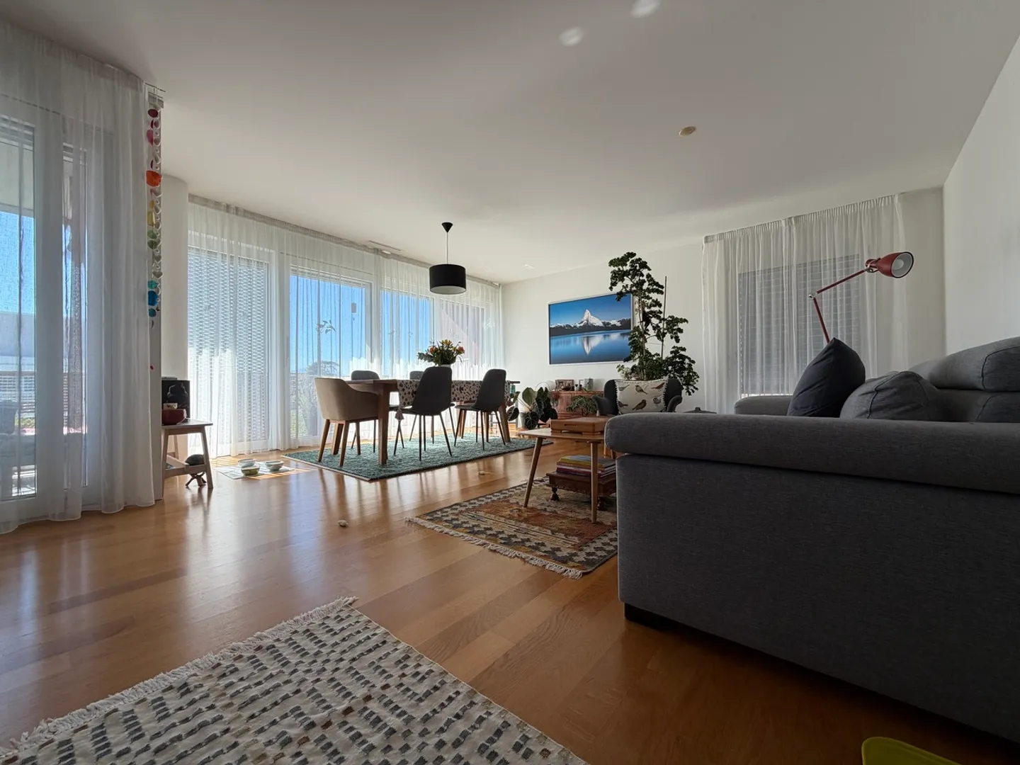 Stunning 4.5 rooms on the 3rd floor with large balcony - Photo 3 of 11