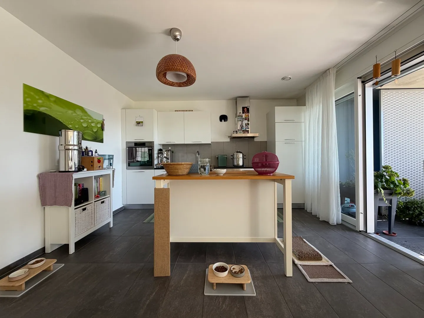 Stunning 4.5 rooms on the 3rd floor with large balcony - Photo 4 of 11