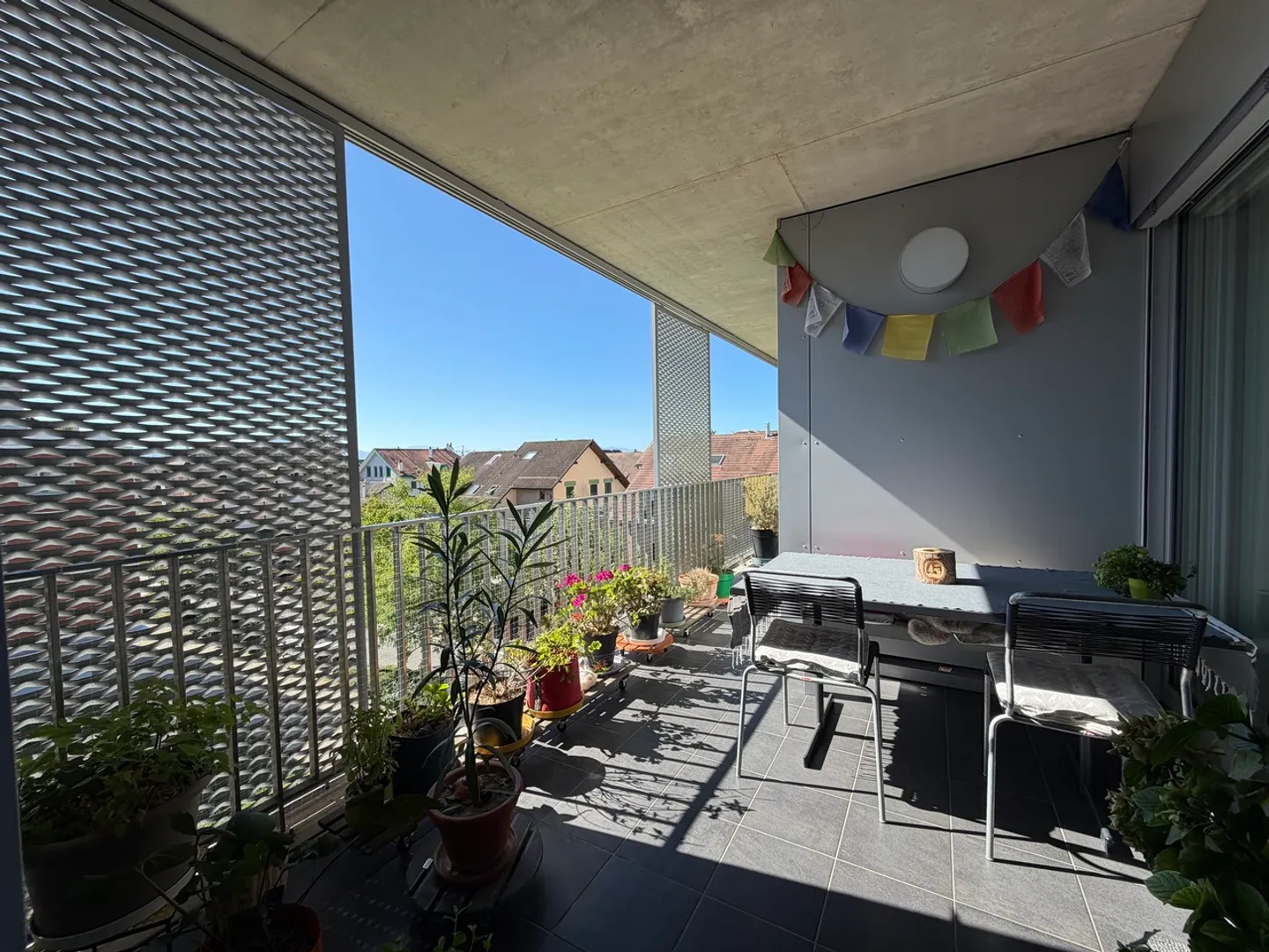 Stunning 4.5 rooms on the 3rd floor with large balcony - Photo 10 of 11