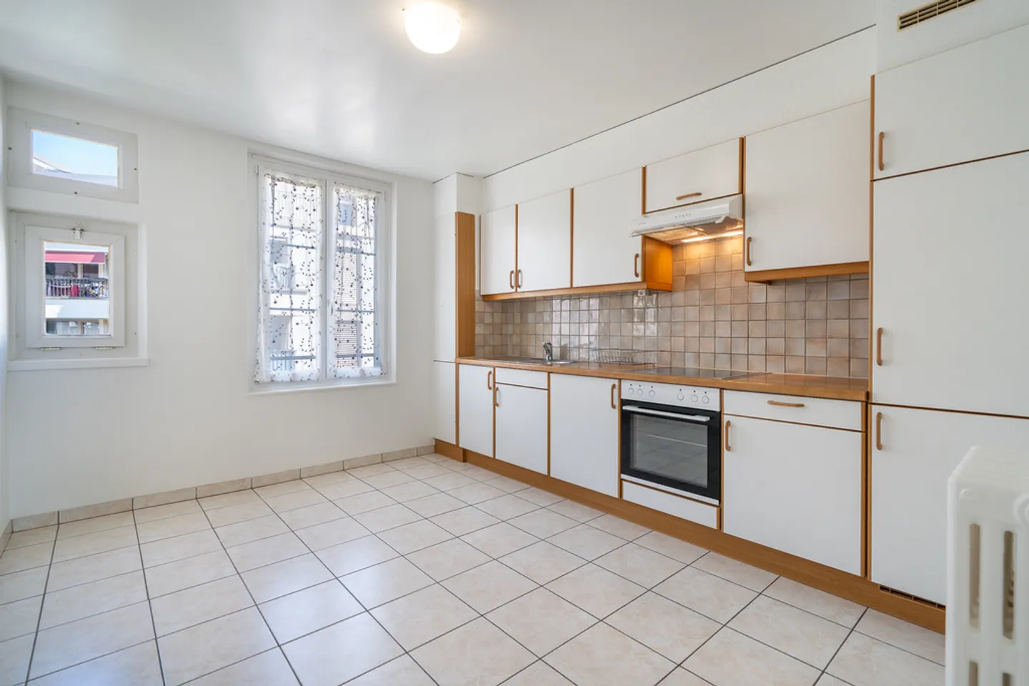 Appartement Charmant avec Vue sur le Lac - Photo 3 sur 7