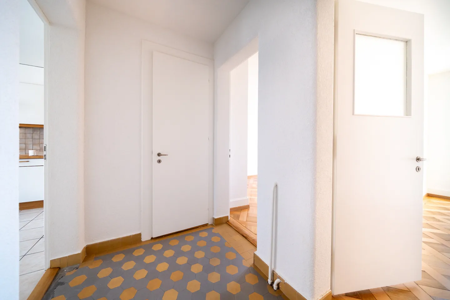 Appartement Charmant avec Vue sur le Lac - Photo 4 sur 7
