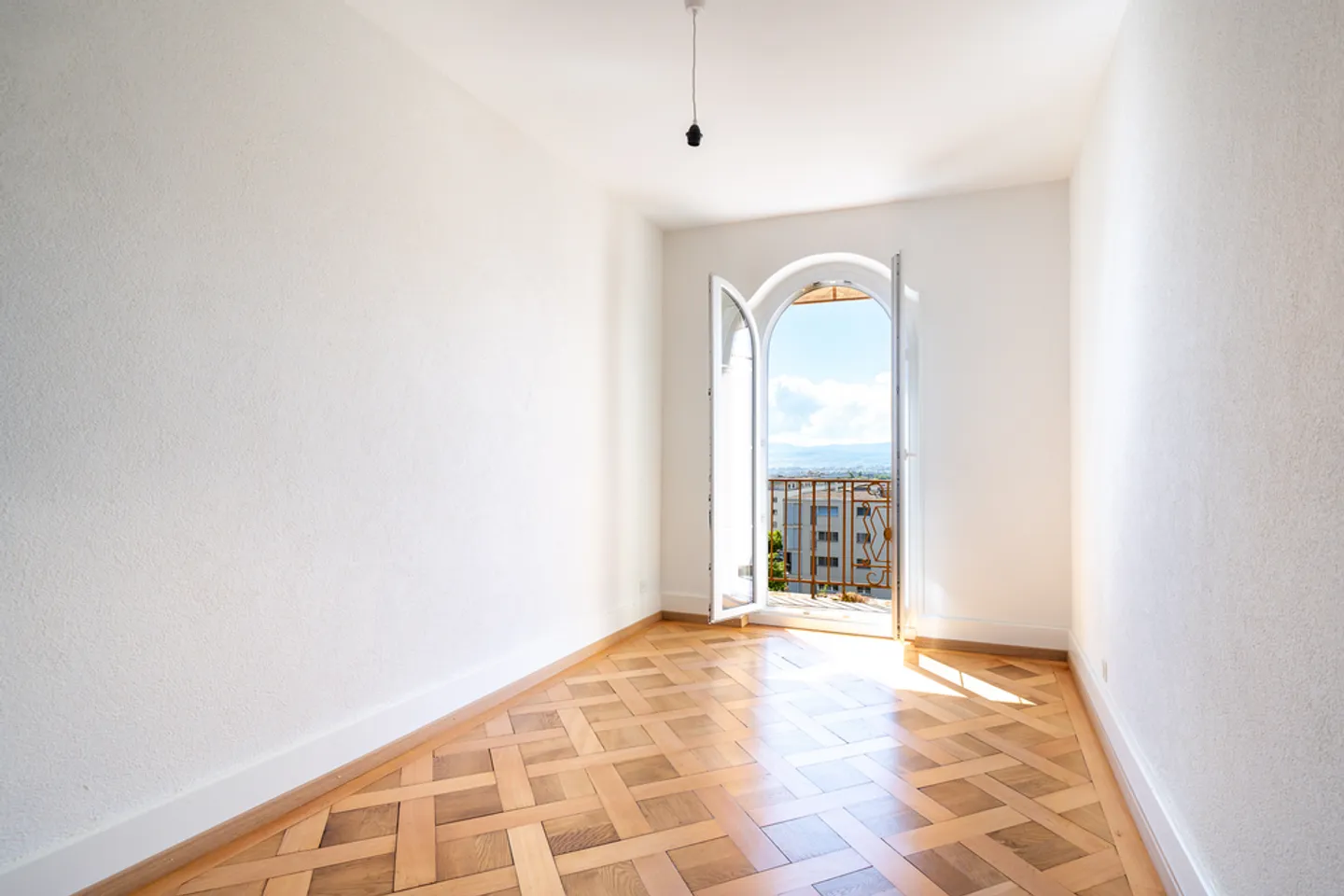 Appartement Charmant avec Vue sur le Lac - Photo 5 sur 7