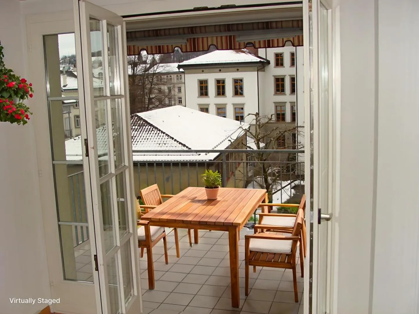 Urbane Zweigeschossige Wohnung - Foto 2 von 5