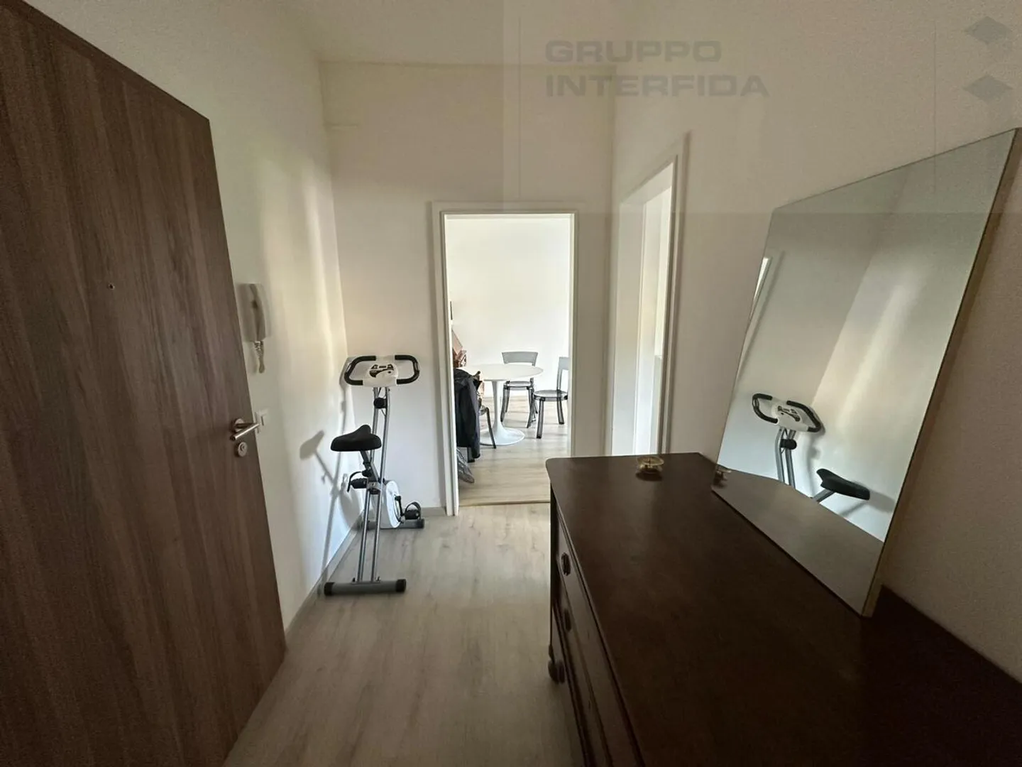 Appartamento Ristrutturato con Balcone - Foto 6 di 8
