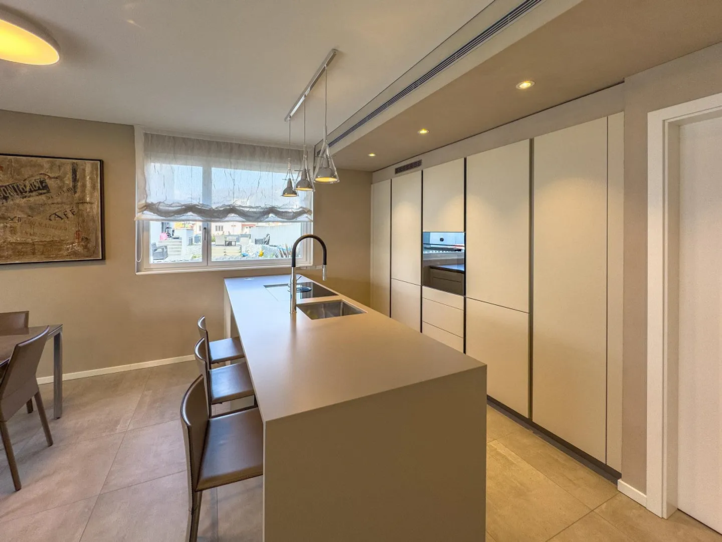 Moderno appartamento 4.5 locali con giardino - Foto 2 di 13