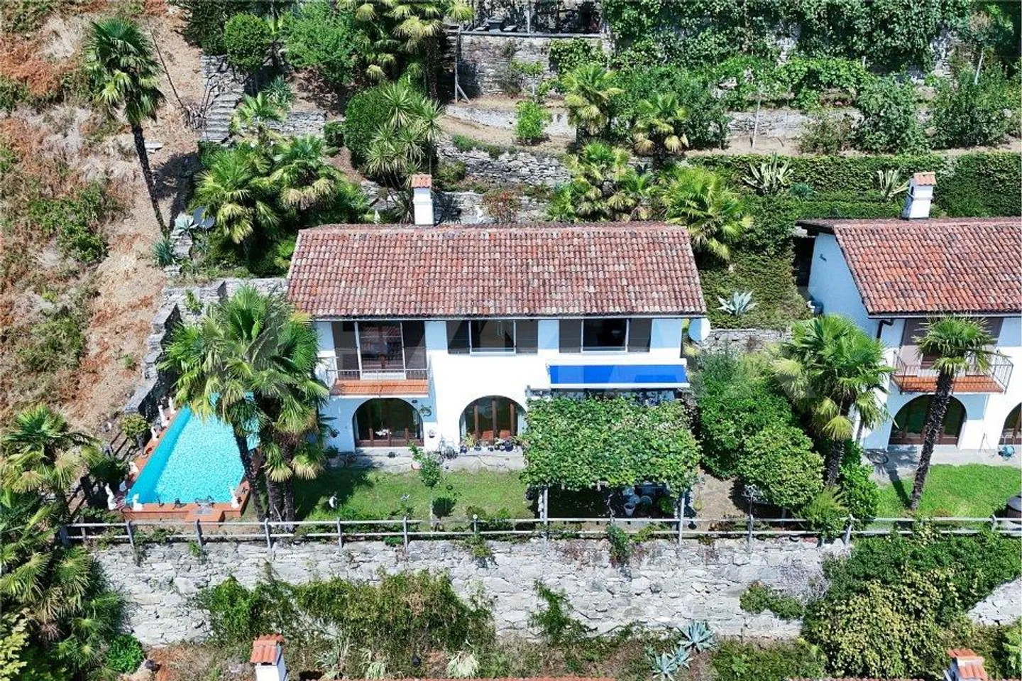 Maison charmante raffinée avec vue panoramique et sur le lac - Photo 3 sur 13