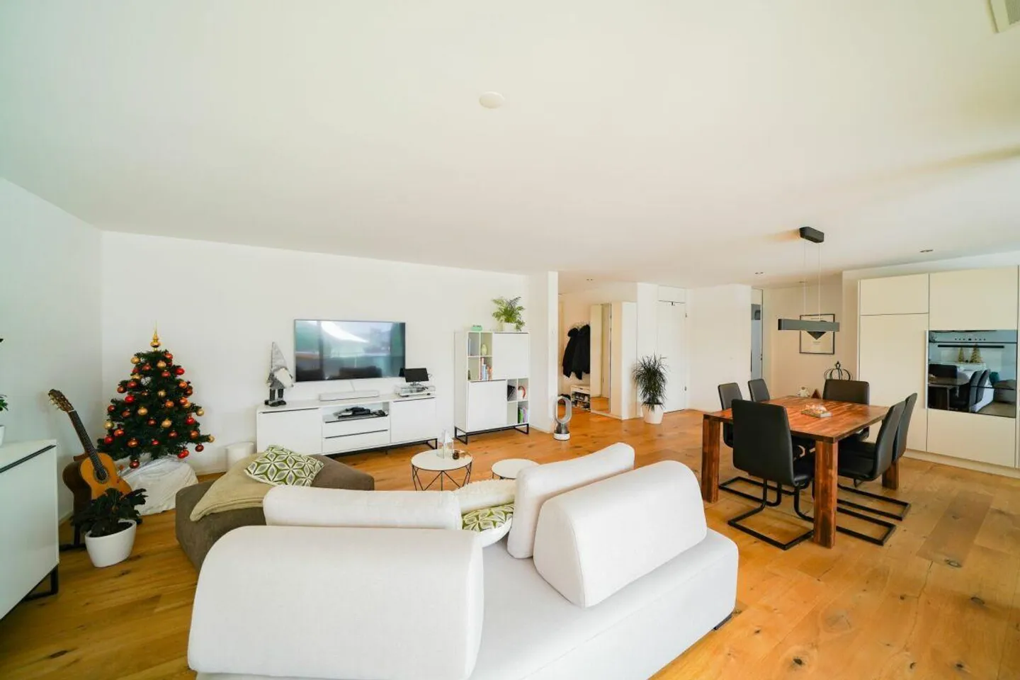 Stilvolle Wohnung mit Balkon - Foto 2 von 10