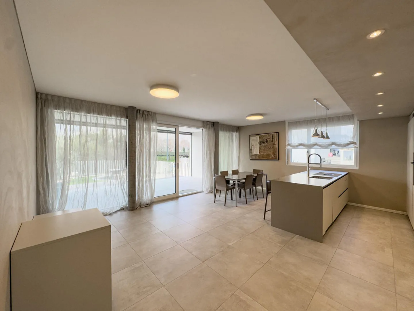 Moderno appartamento 4.5 locali con giardino - Foto 1 di 13