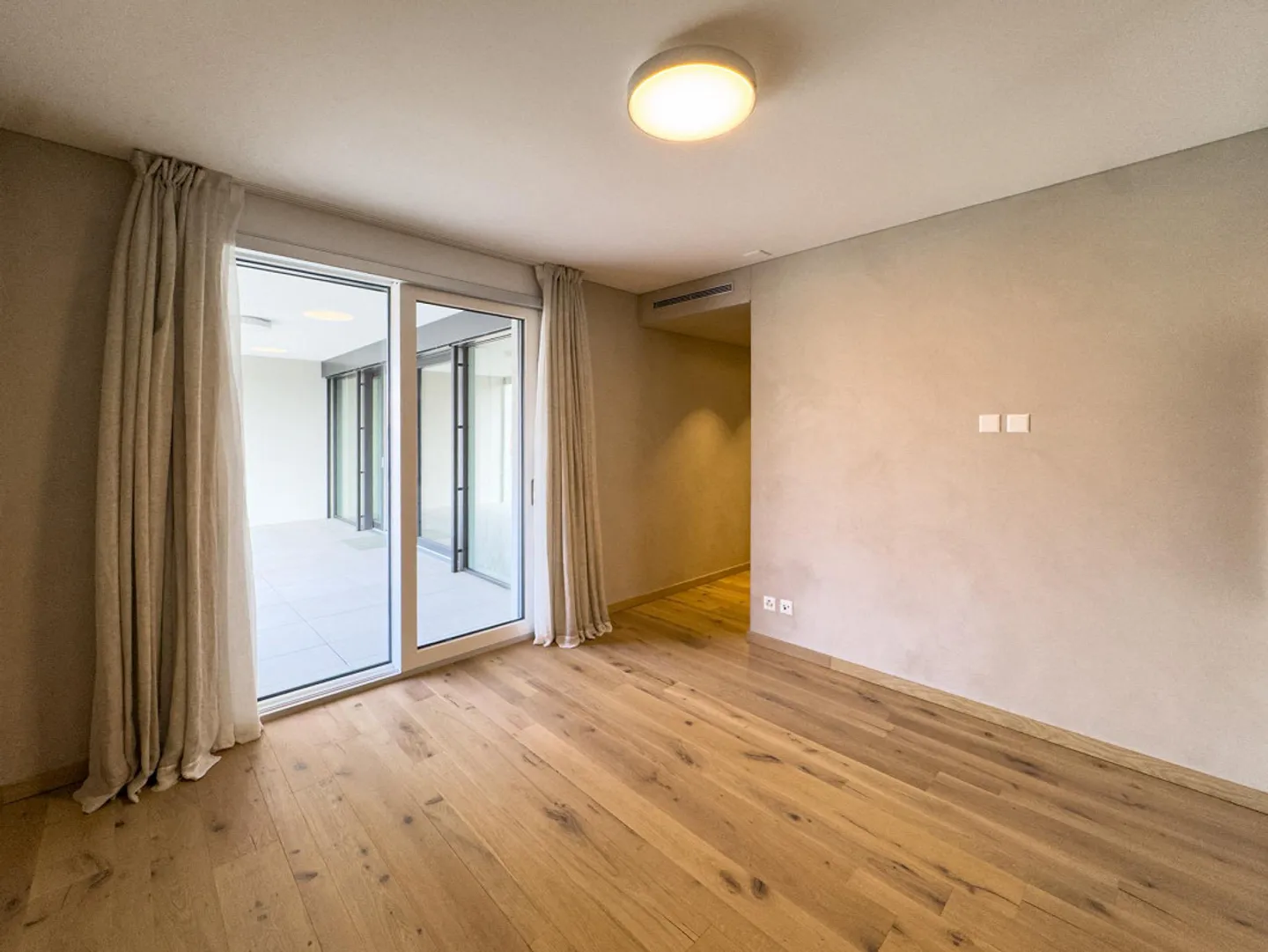 Moderno appartamento 4.5 locali con giardino - Foto 4 di 13