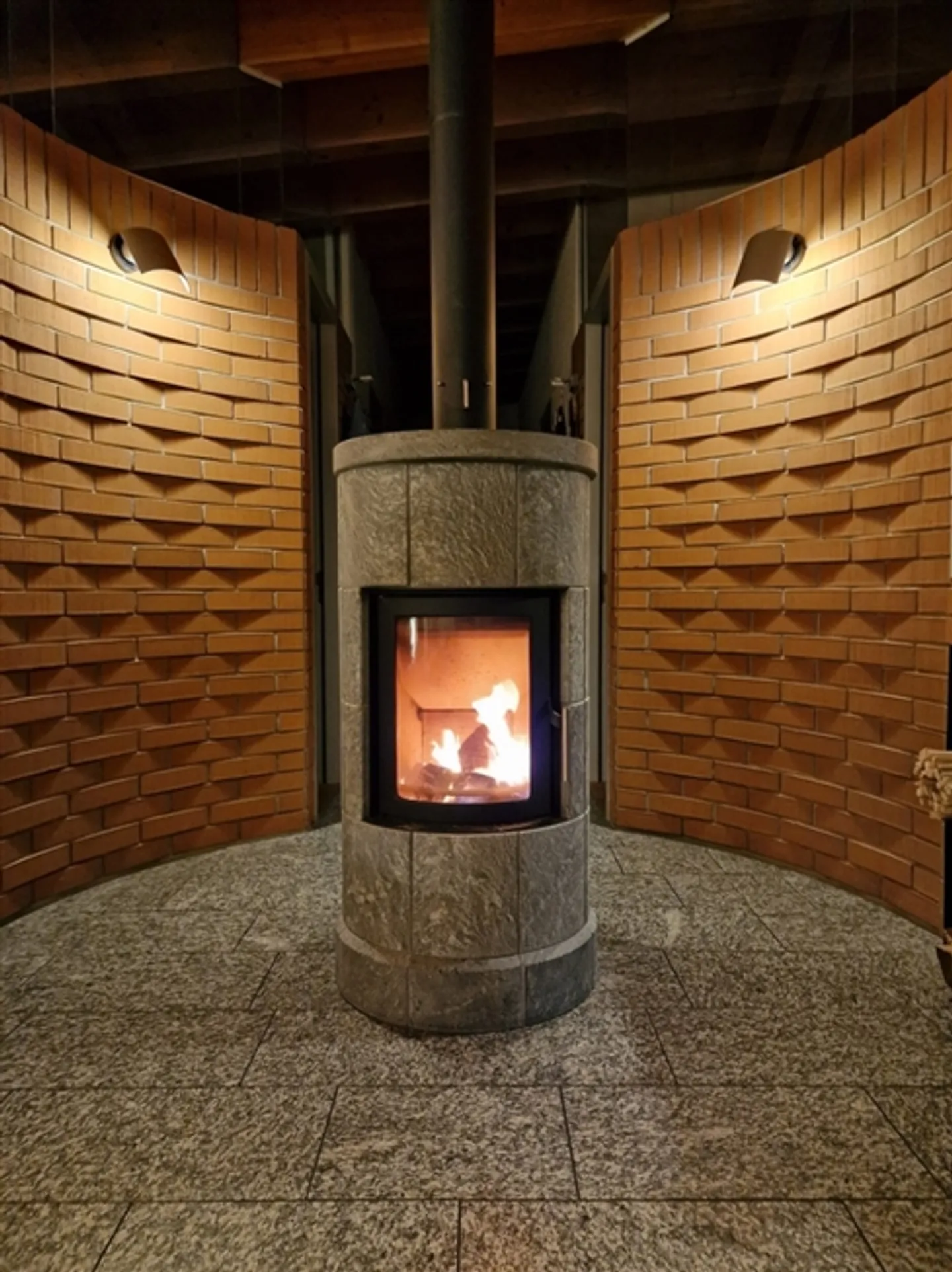 Architect Villa – 4.5 Rooms – 1,212 m² Plot – Grône – SINGLE AGENT - Photo 1 of 13