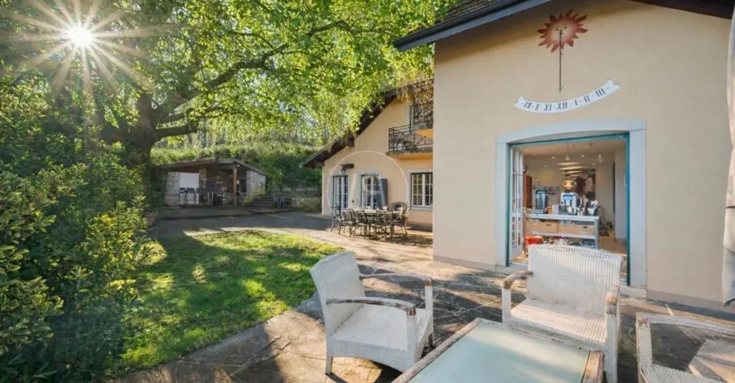 Wunderschönes Anwesen in einer grünen Umgebung mit Seeblick in Aubonne - Foto 5 von 13
