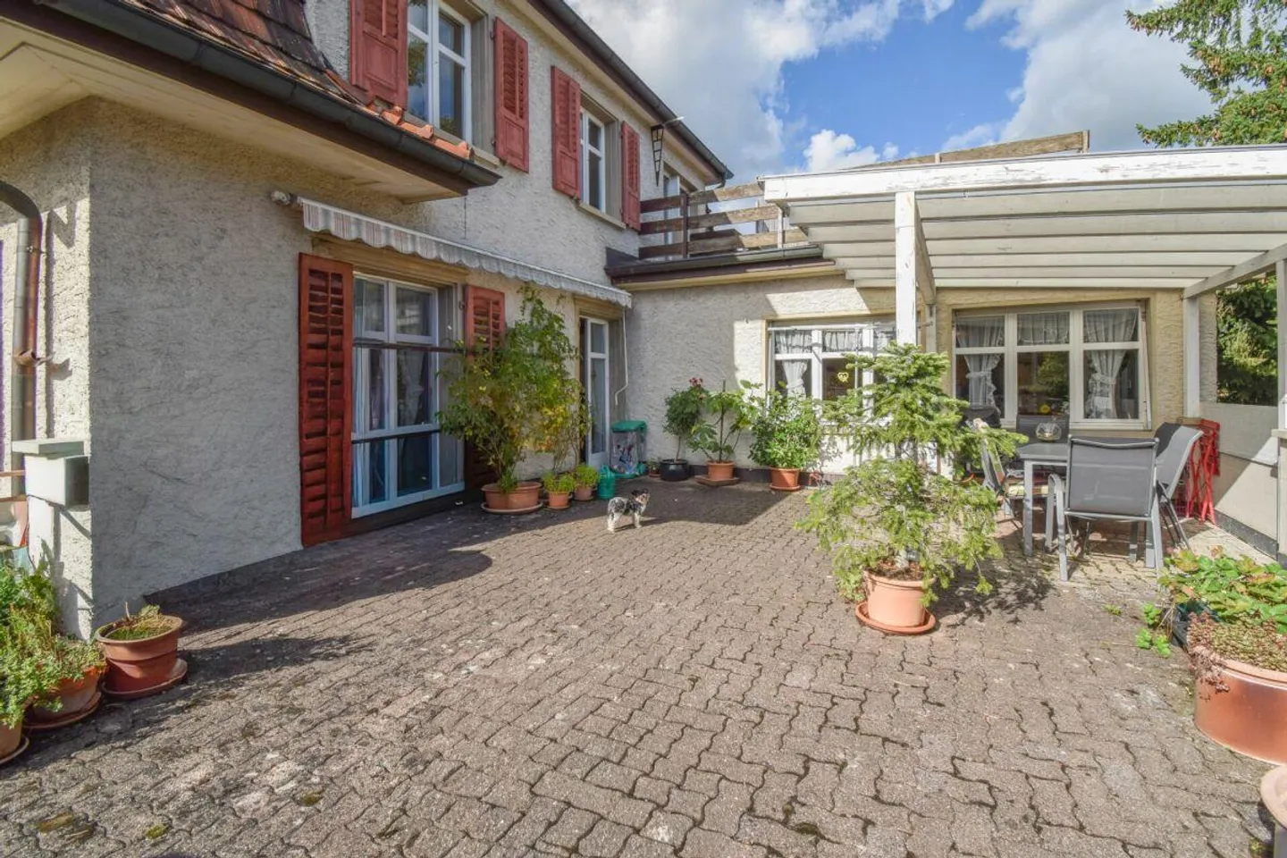 Casa plurifamiliare (ZFH) con ampio spazio commerciale e annessi... - Foto 13 di 25