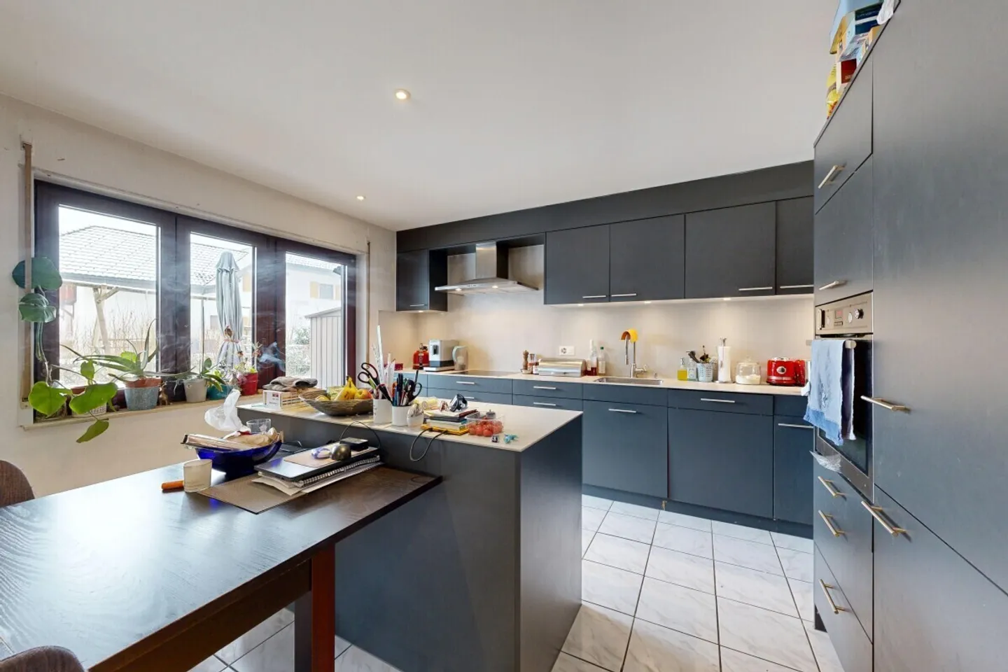 Ambiente tranquillo e volumi generosi per la vita familiare - Foto 7 di 12