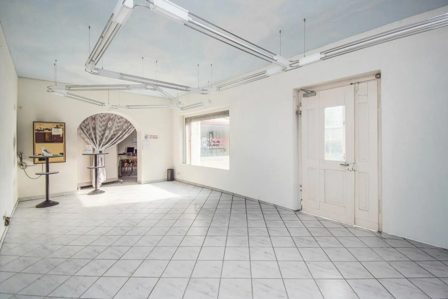 Casa plurifamiliare (ZFH) con ampio spazio commerciale e annessi... - Foto 23 di 25