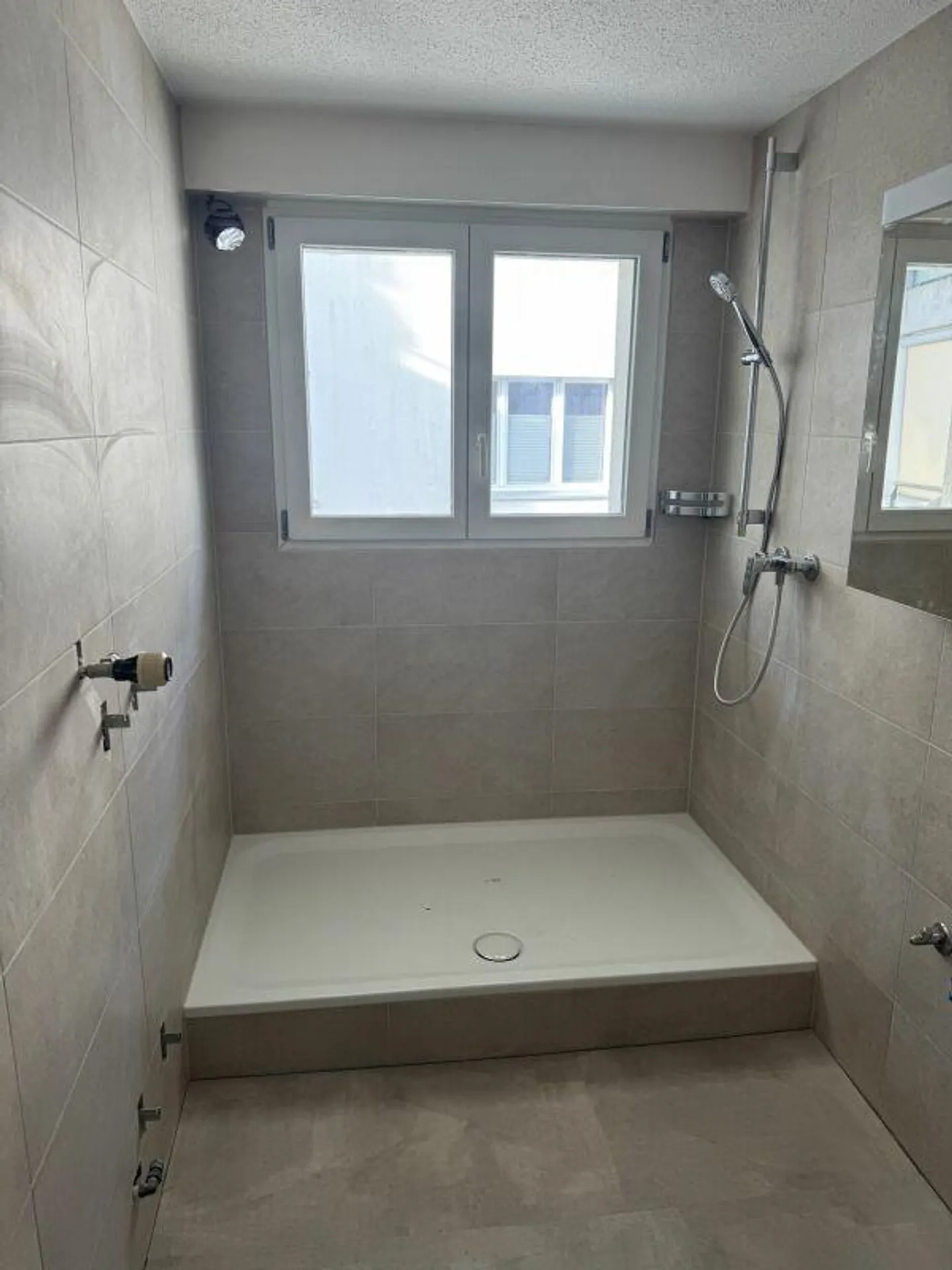 Luminoso appartamento di 4½ locali con nuova cucina e nuovo bagno - Foto 5 di 6