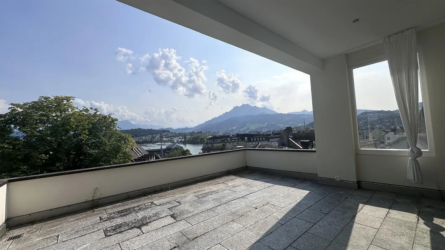 Zentrales Wohnen mit See und Bergsicht in der Stadt Luzern - Foto 9 von 22