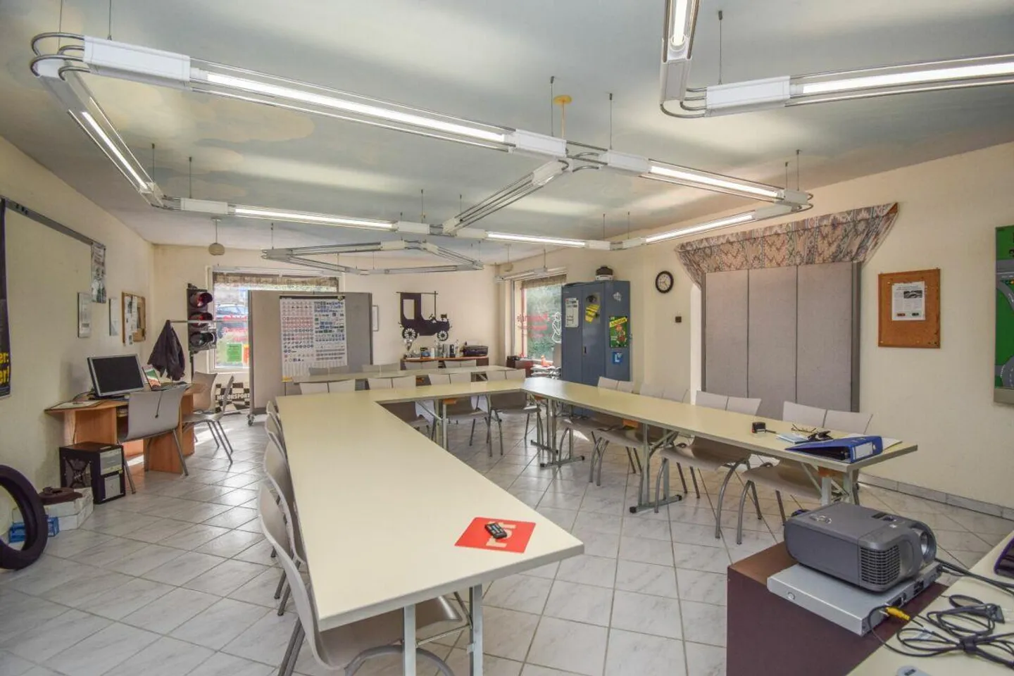 Casa plurifamiliare (ZFH) con ampio spazio commerciale e annessi... - Foto 25 di 25