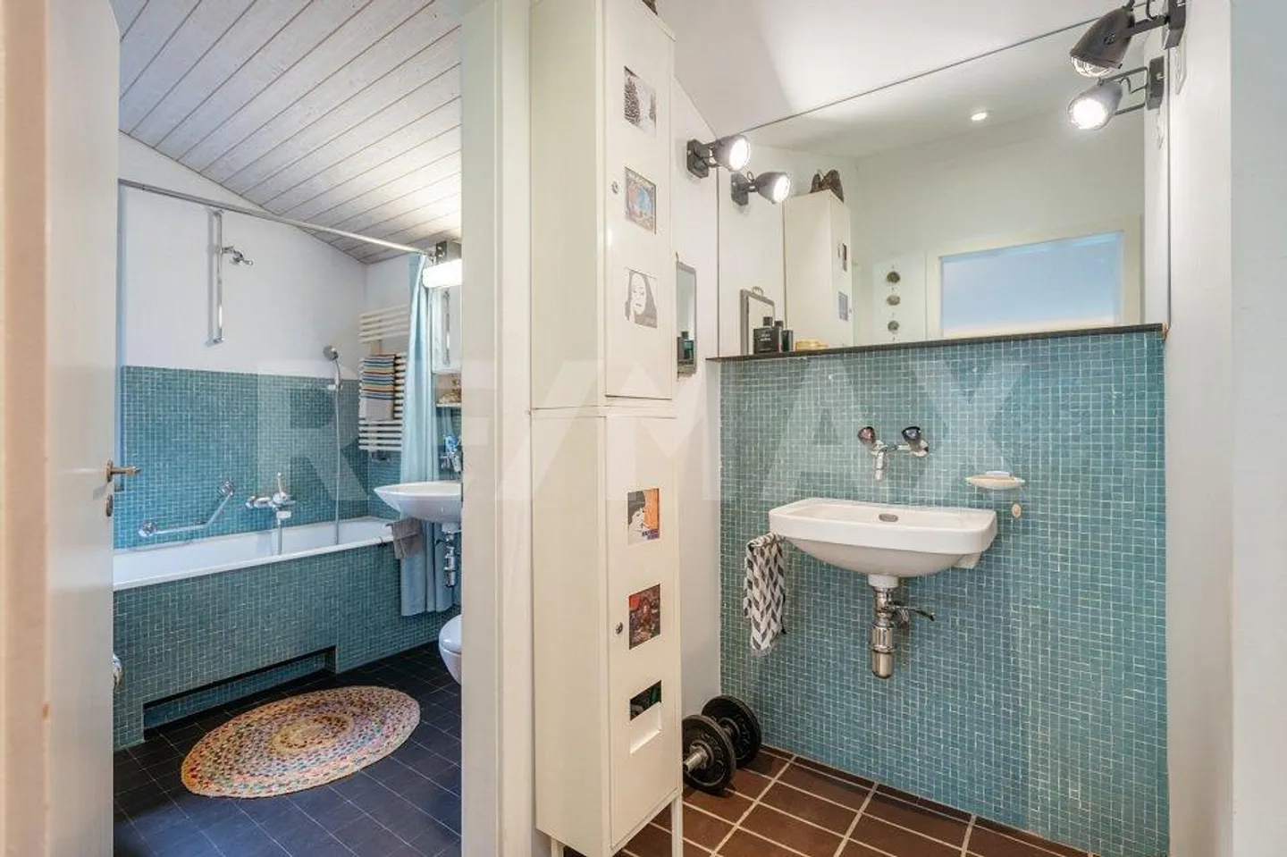 Charm, Style and Warmth: A Scenic Location - Photo 9 of 13