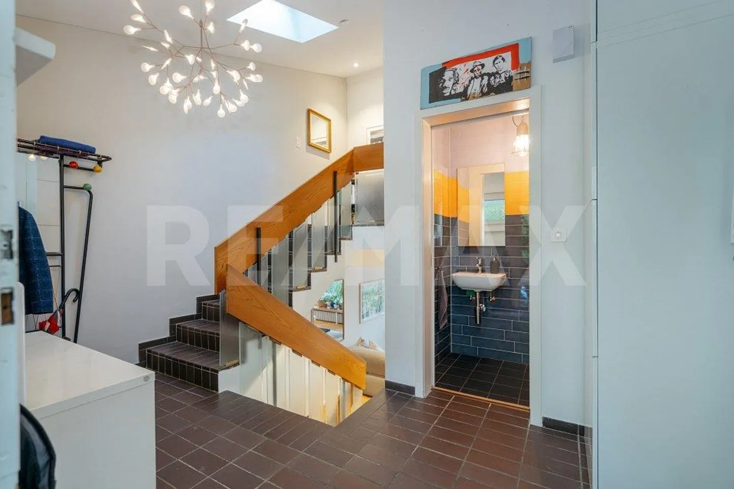 Charm, Style and Warmth: A Scenic Location - Photo 11 of 13