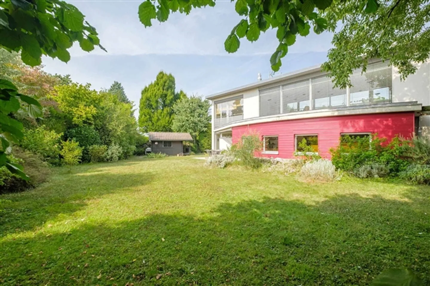 «Exklusiv Schöne freistehende Villa in absoluter Ruhe» - Foto 1 von 13