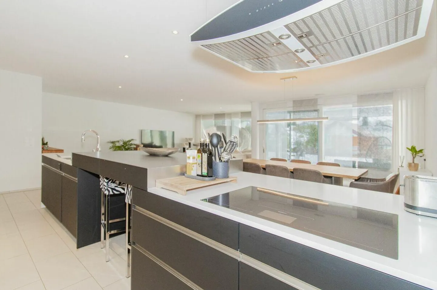 Premium Garden Apartment with Huge Outdoor Area and Impressive... - Photo 12 of 16