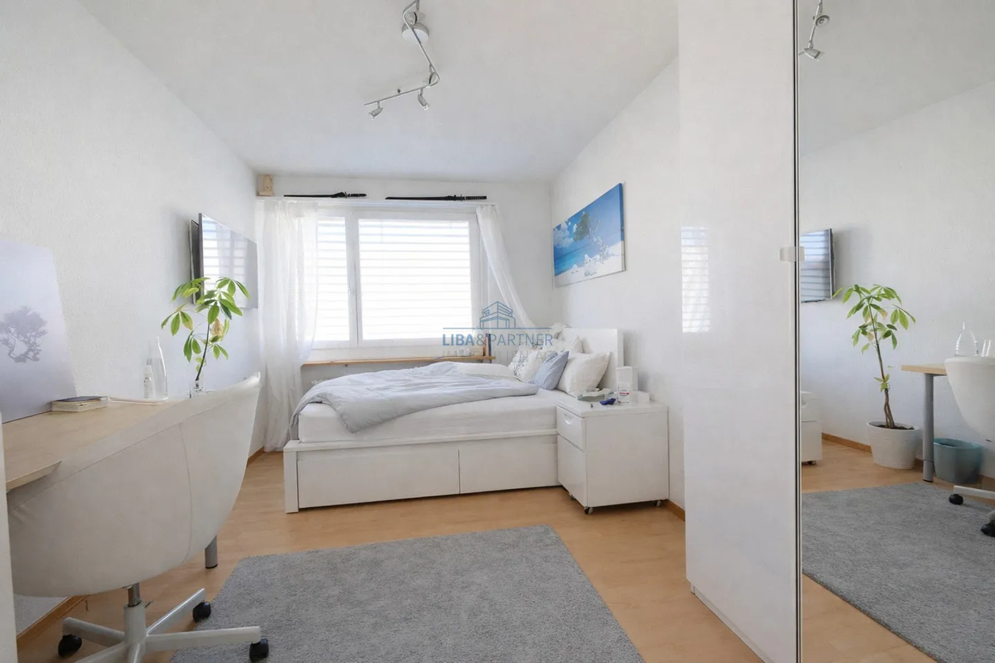 Attractive 5-room condominium in a sought-after location in Arlesheim - Photo 10 of 12