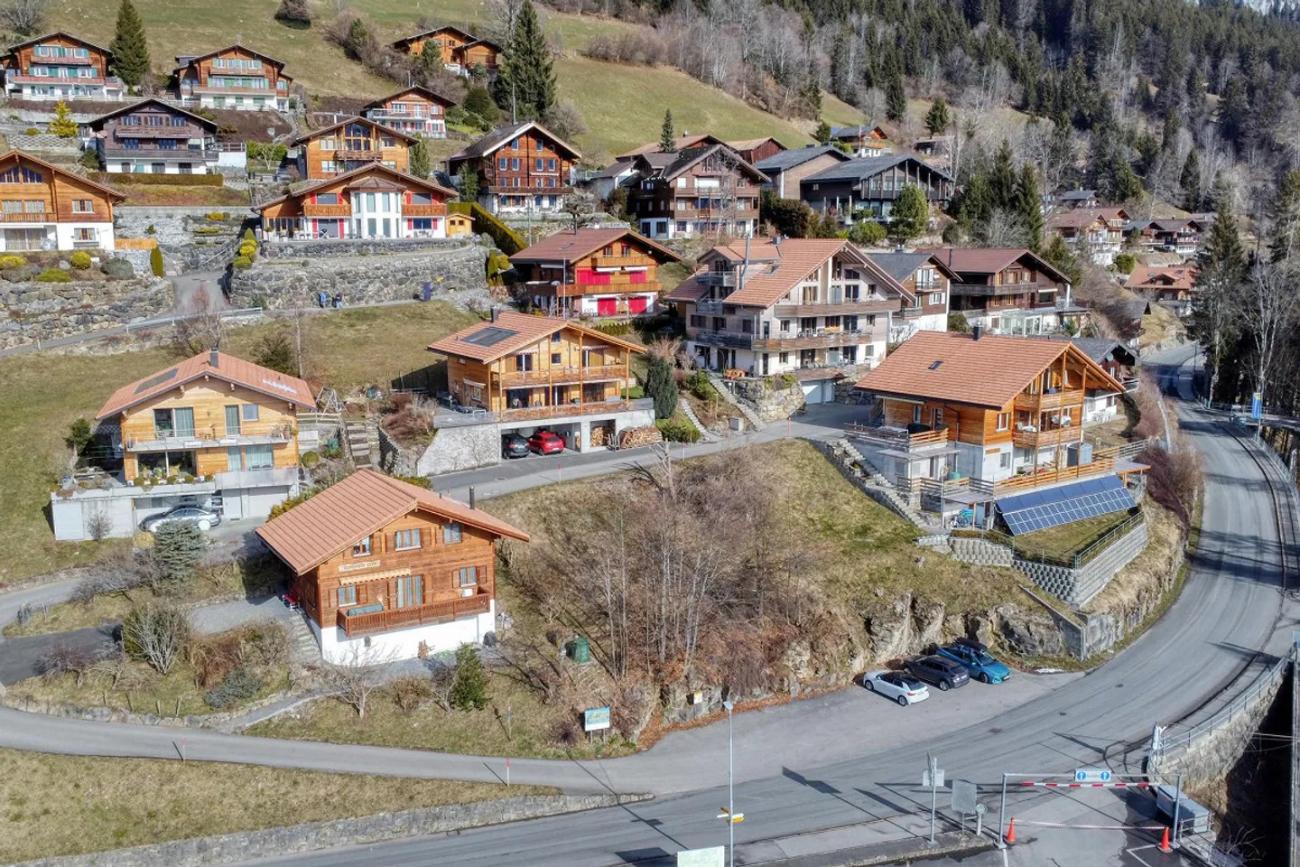 Maison individuelle de 6½ pièces neuve avec une vue magnifique sur les montagnes - Photo 2 sur 15