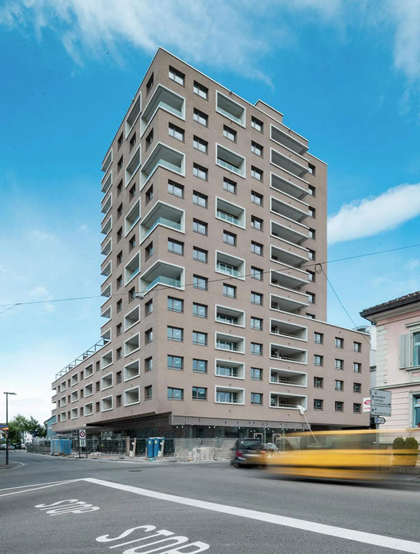 Nuova casa a Neuhausen - appartamento moderno di 3,5 stanze con vista mozzafiato... - Foto 1 di 9