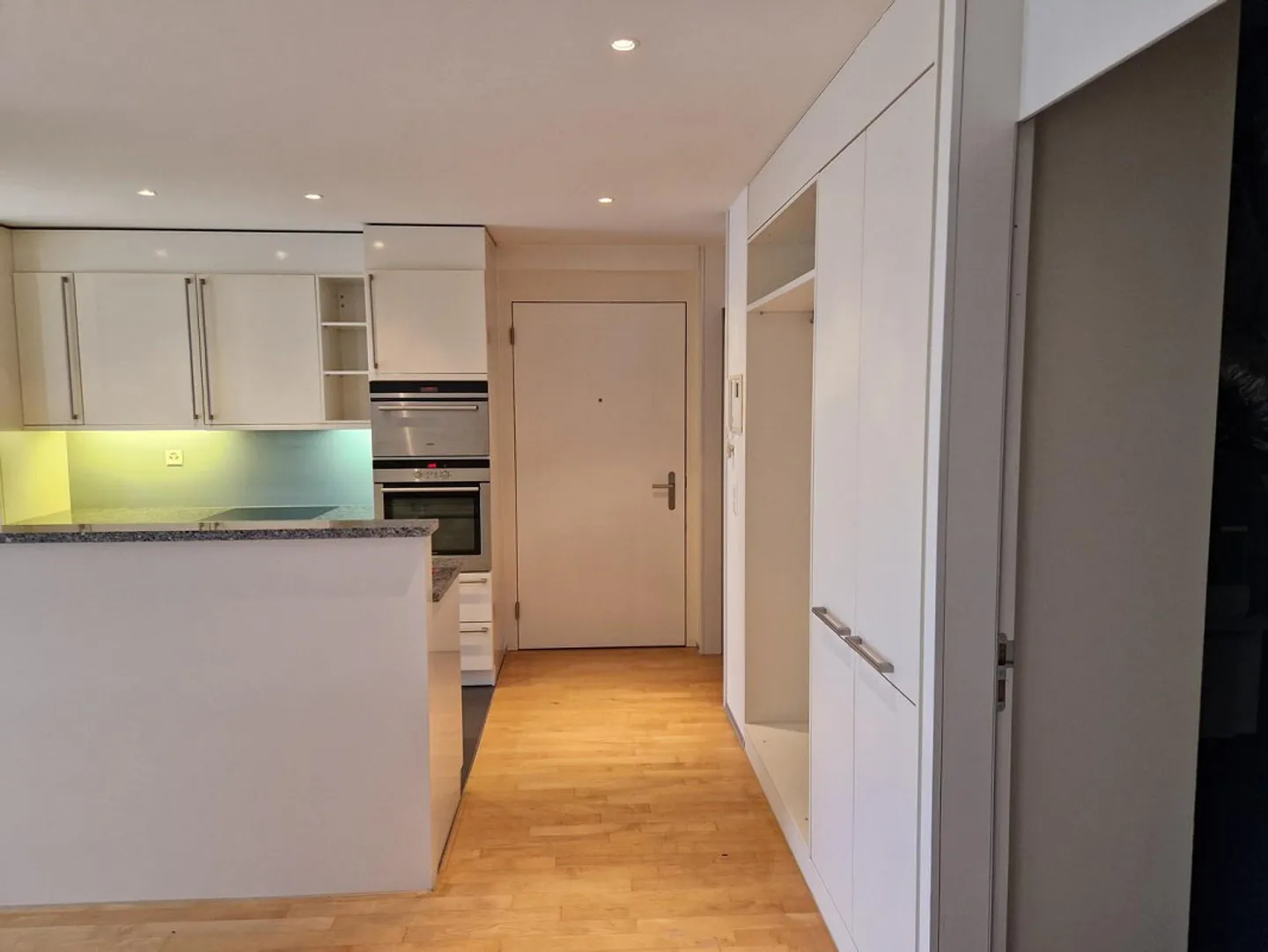 Spacious 2.5-room garden apartment in a privileged location - Photo 11 of 13