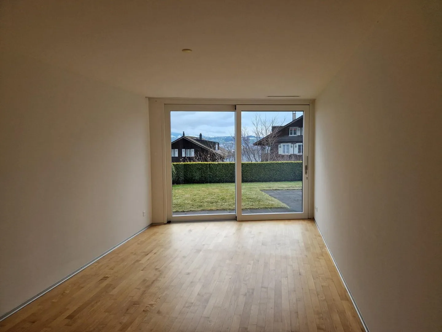 Spacious 2.5-room garden apartment in a privileged location - Photo 9 of 13