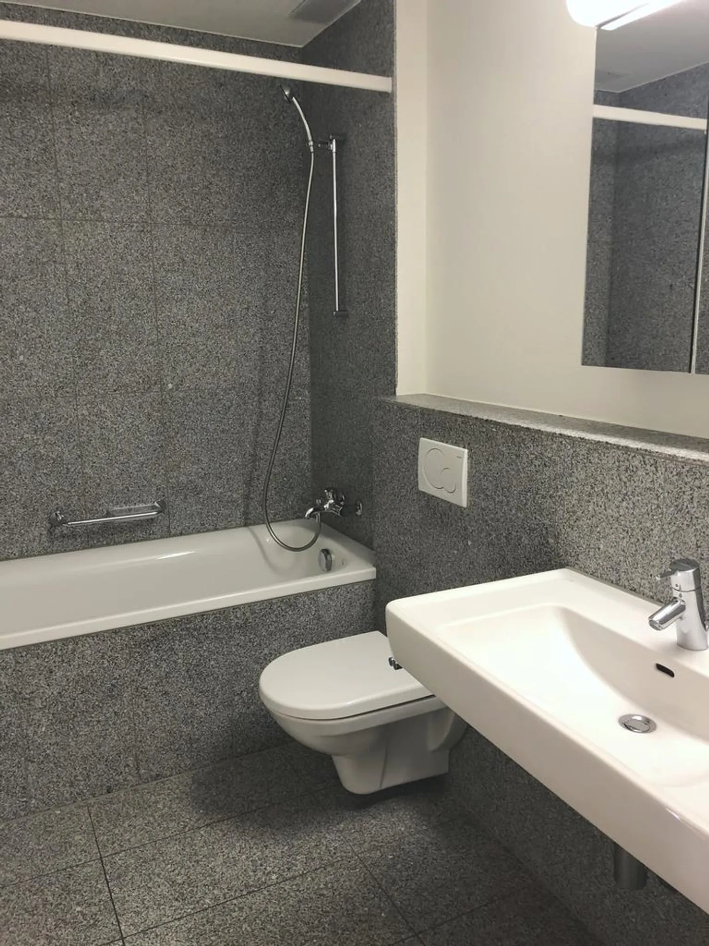 4.5-room apartment in a central location - Photo 5 of 6