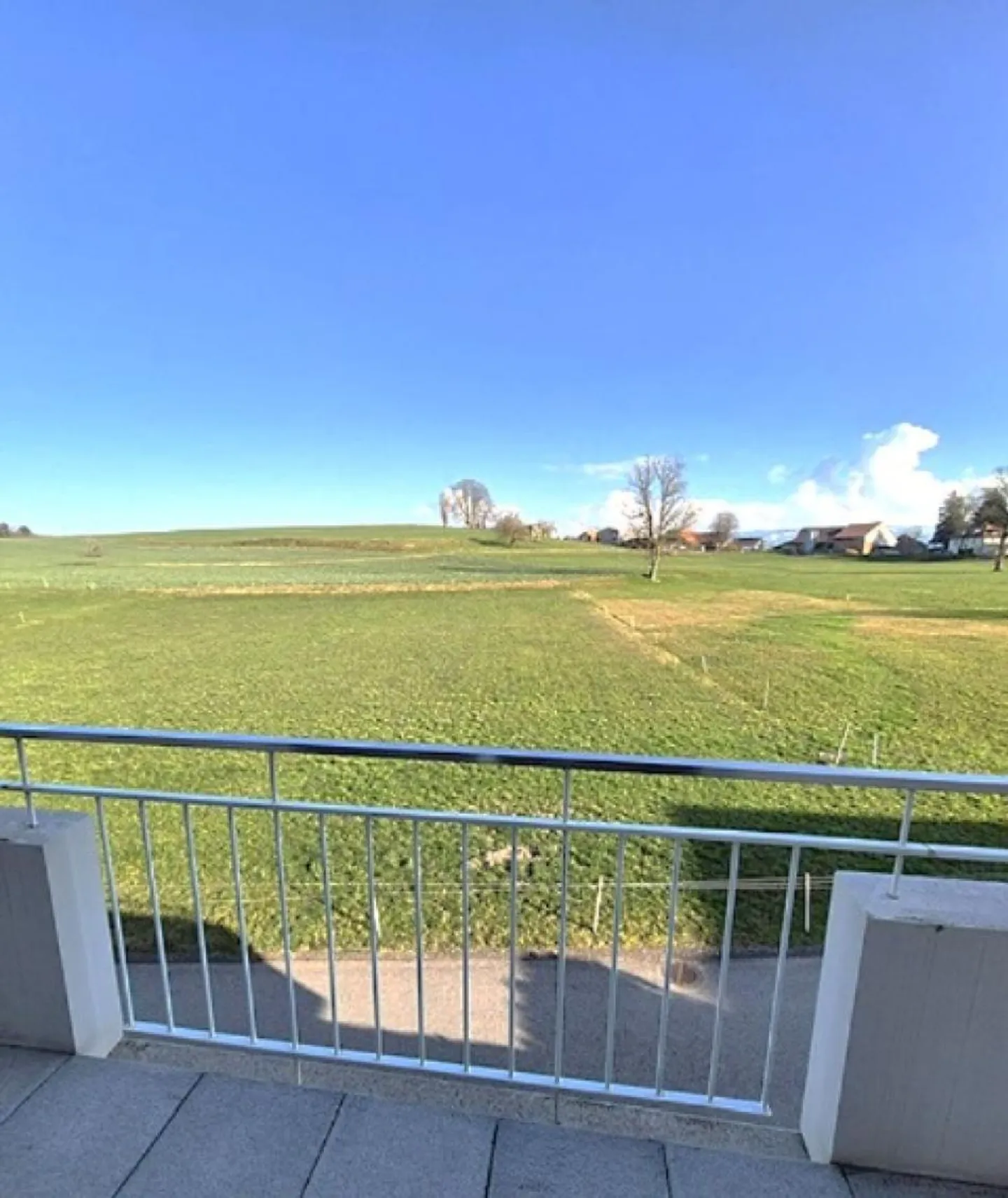 Bel appartement moderne de 4,5 pièces de 104 m2, avec balcon - Photo 3 sur 7