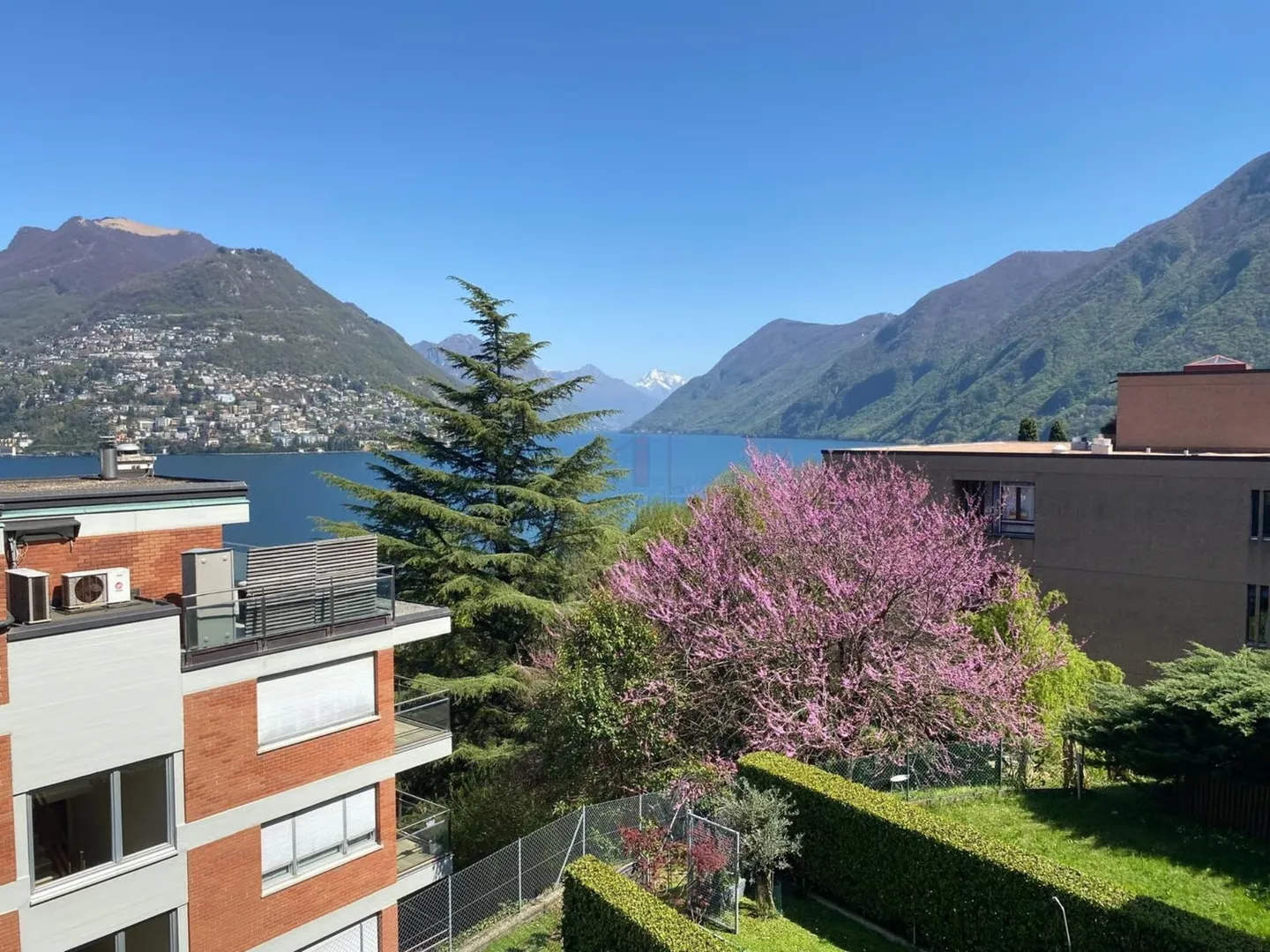 Stunning Lake View Wohnung - Foto 1 von 10