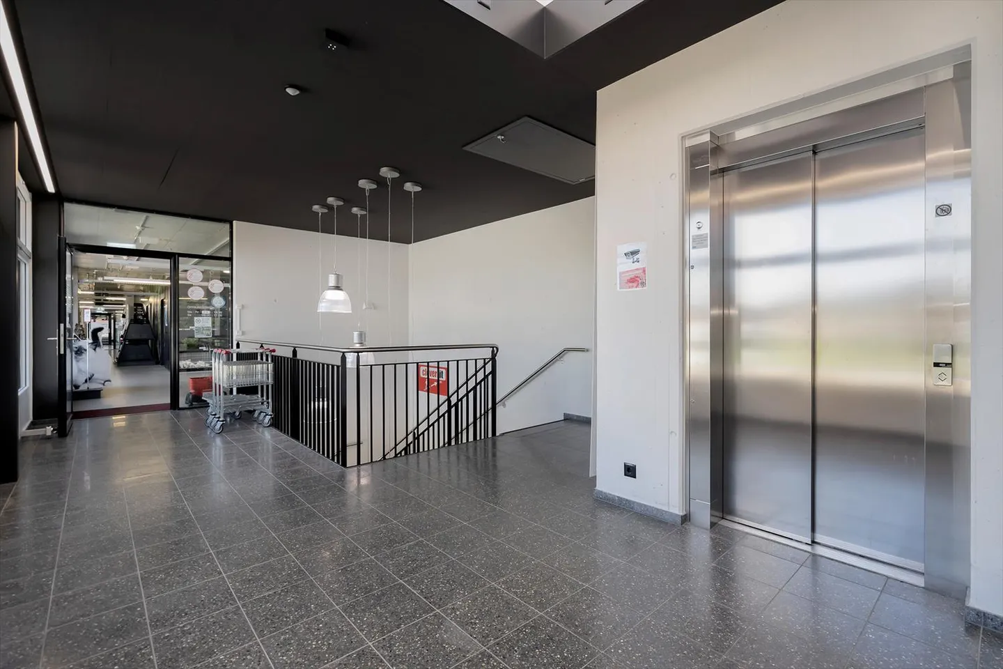 Immeuble mixte à louer - Photo 8 sur 9