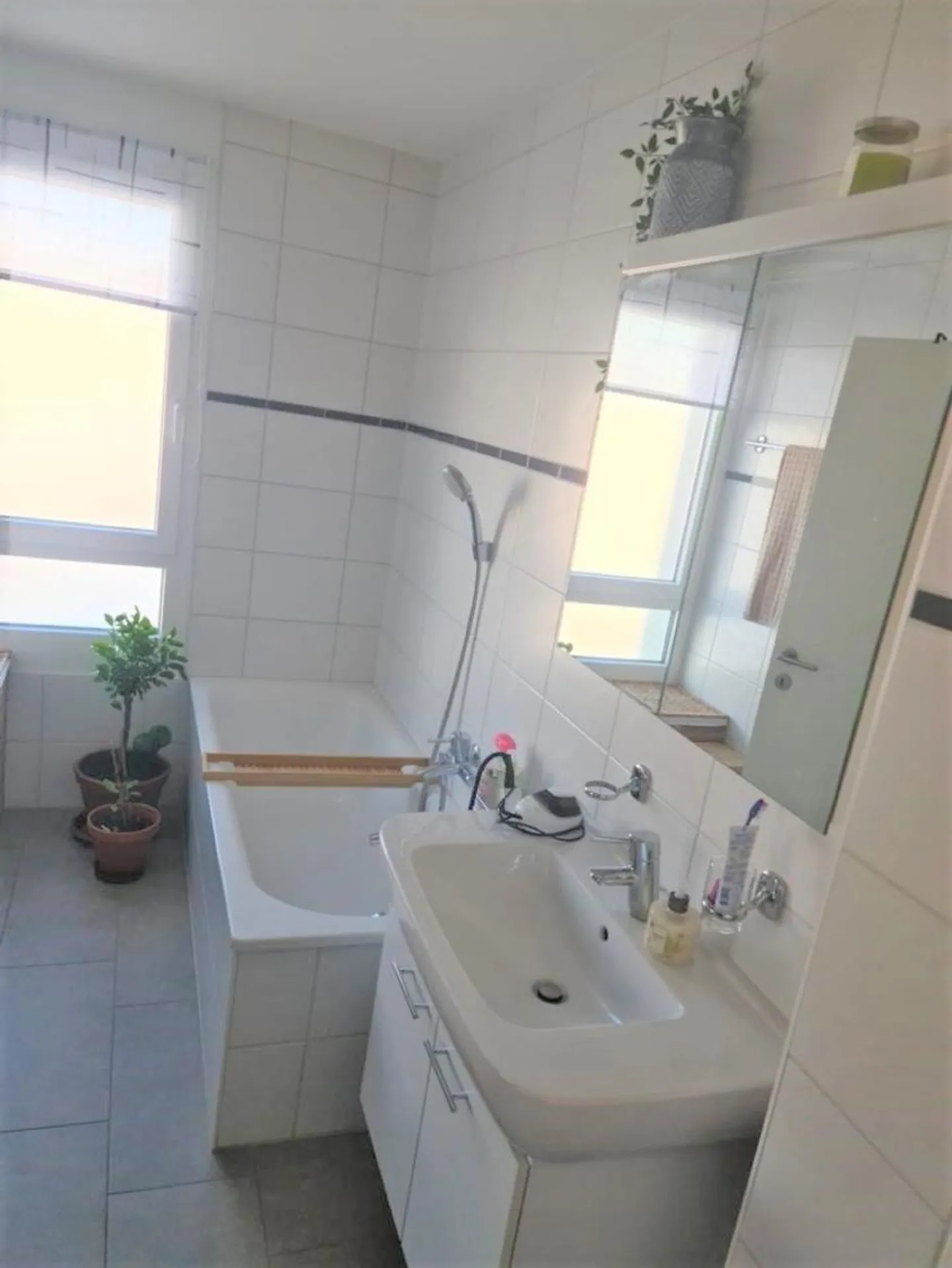 Bel appartement moderne de 4,5 pièces de 104 m2, avec balcon - Photo 6 sur 7